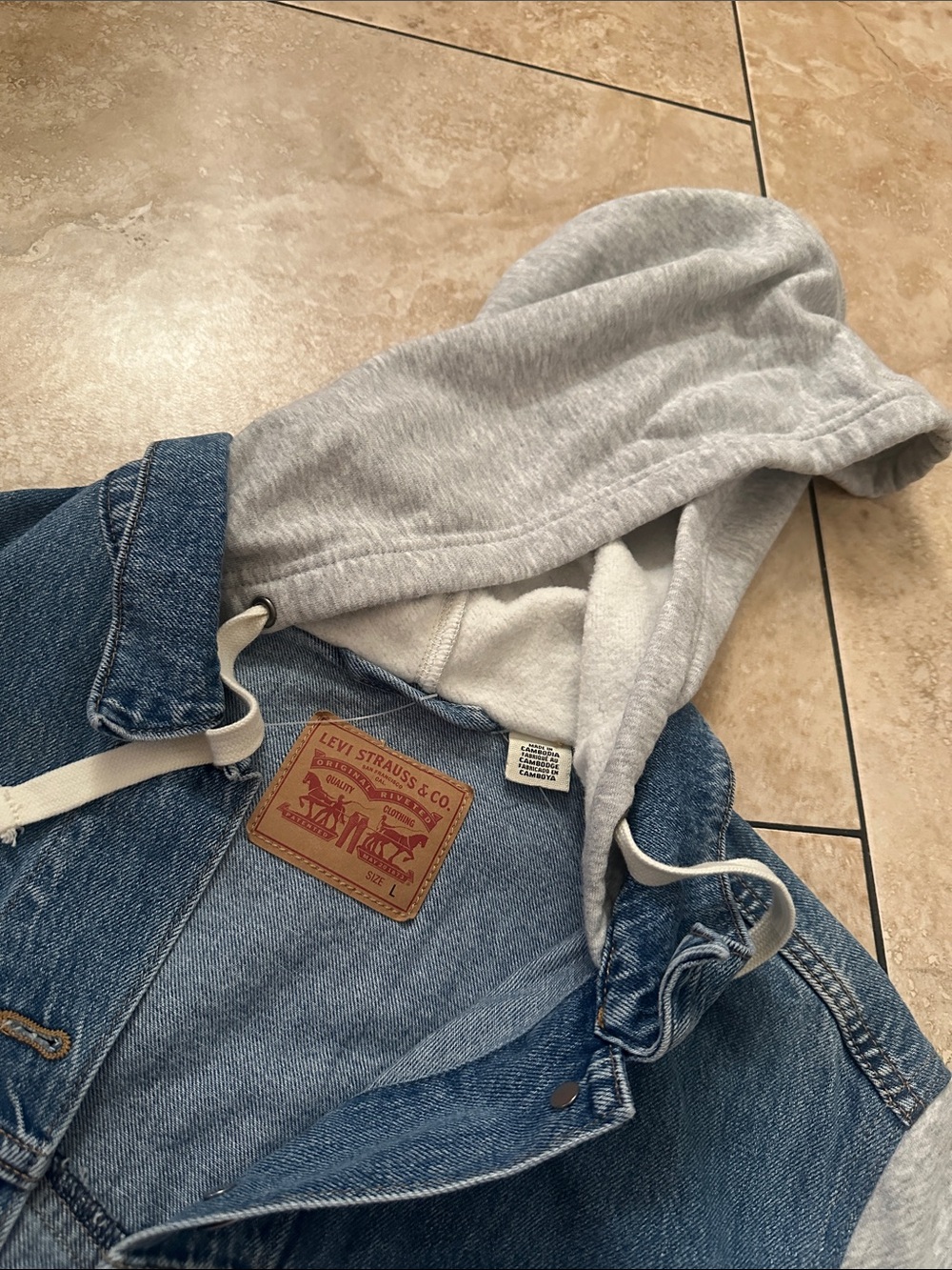 Levi’s Jacket - Picture 2 of 3